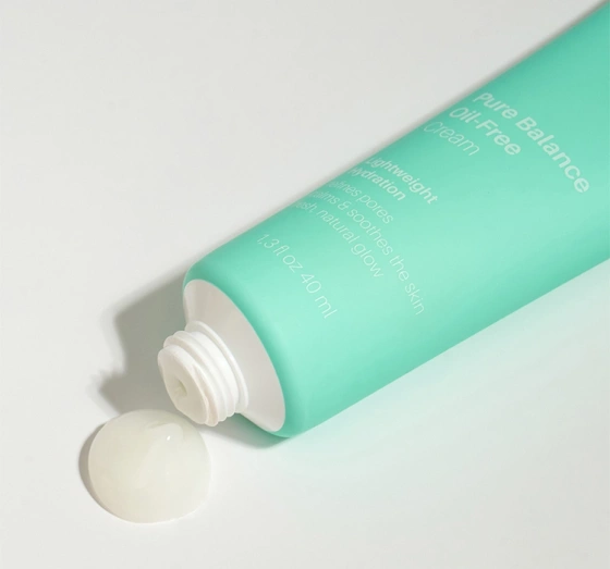 Kliknij na zdjęcie, aby je powiększyć Nacomi Next Level Pure Balance Oil-Free Cream feuchtigkeitsspendende Creme für fettige und Mischhaut 40ml