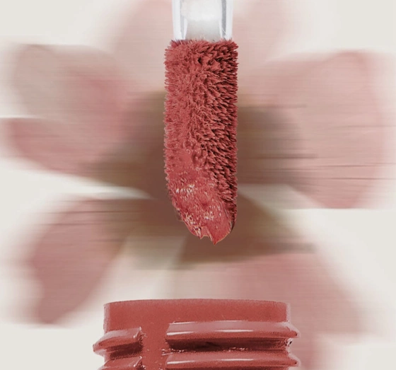 Kliknij na zdjęcie, aby je powiększyć Pastel Full Bloom Lip & Blush Lippenstift & Rouge 74 Frosty 4,8 ml