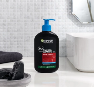 GARNIER PURE ACTIVE REINIGUNGSGEL MIT AKTIVKOHLE GEGEN MITESSER 250ML
