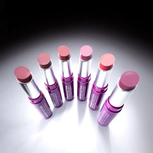Lamel SHEEReflection feuchtigkeitsspendender Lippenstift-Lippenbalsam 05 Berry Aura 3,6 g