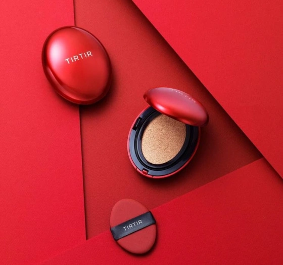 TIRTIR Mask Fit Red Cushion SPF 40 PA++ Langanhaltende Compact Foundation 15C Fair Porcelain 18g
