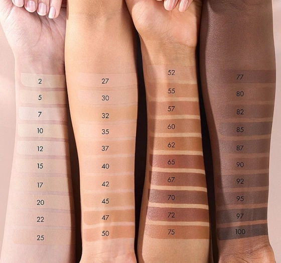 Kliknij na zdjęcie, aby je powiększyć Catrice Invisible Cover Foundation flüssige Grundierung 017N 30ml