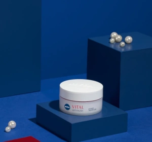 NIVEA VITAL ANTI FALTEN FEUCHTIGKEITSSPENDENDE TAGESCREME FÜR REIFE HAUT 50ML