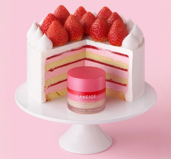 Kliknij na zdjęcie, aby je powiększyć Laneige Lip Sleeping Mask Nährende Lippenmaske für die Nacht Strawberry Shortcake 20 g