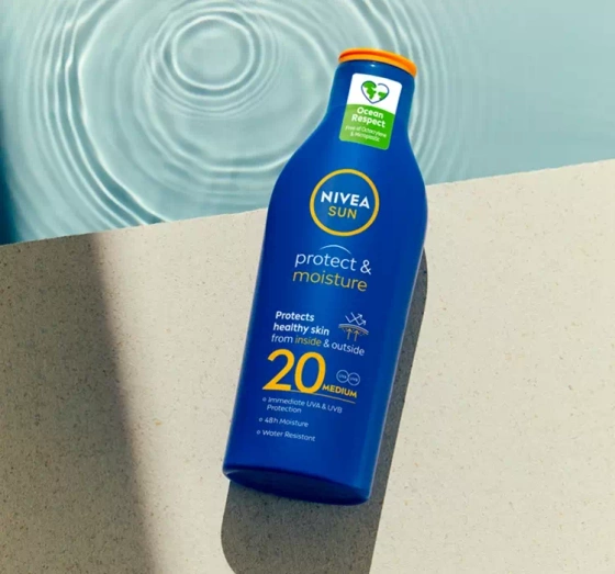 NIVEA SUN PROTECT & MOISTURE FEUCHTIGKEITSSPENDENDE SONNENLOTION SPF 20 200ML