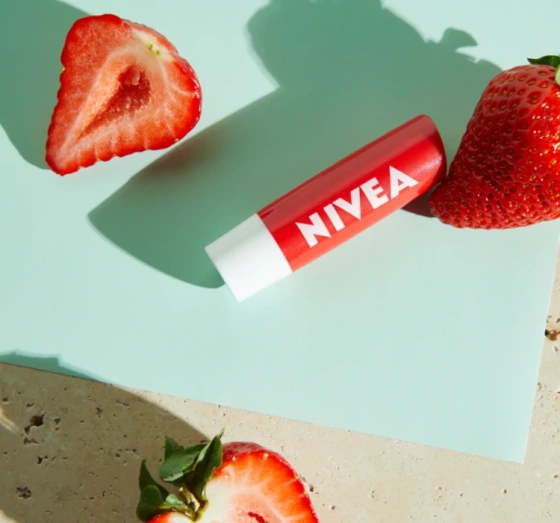 NIVEA Limited Edition pflegender Lippenstift Strawberry Shine 4,8 g