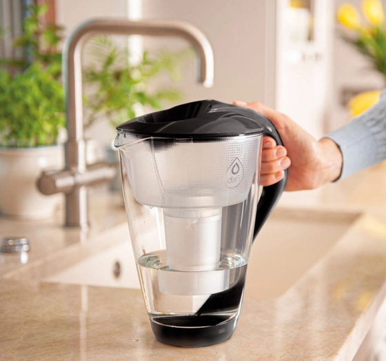 Dafi Crystal LED Wasserkanne mit Filter 2 l Schwarz + Classic-Filter