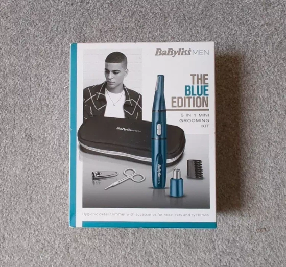 Kliknij na zdjęcie, aby je powiększyć Babyliss Men The Blue Edition Mini-Trimmer-Set 7058 PE