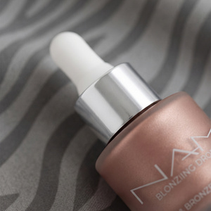NAM Blonzing Drops – aufhellender flüssiger Bronzer-Rouge 03 15 ml