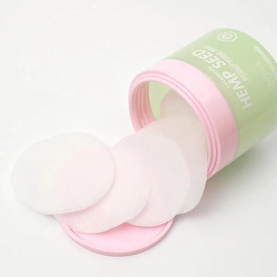 Kliknij na zdjęcie, aby je powiększyć LalaRecipe Hemp Seed Purifying Pad – beruhigende Gesichts-Tonisierungspads, 70 Stück