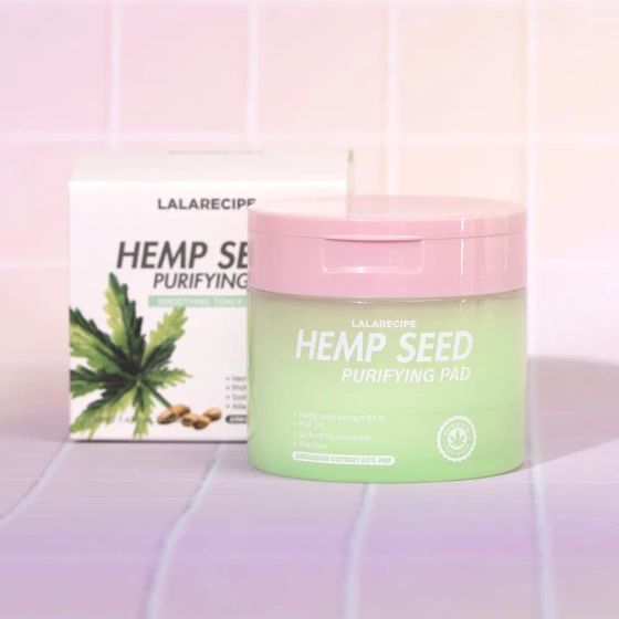 Kliknij na zdjęcie, aby je powiększyć LalaRecipe Hemp Seed Purifying Pad – beruhigende Gesichts-Tonisierungspads, 70 Stück