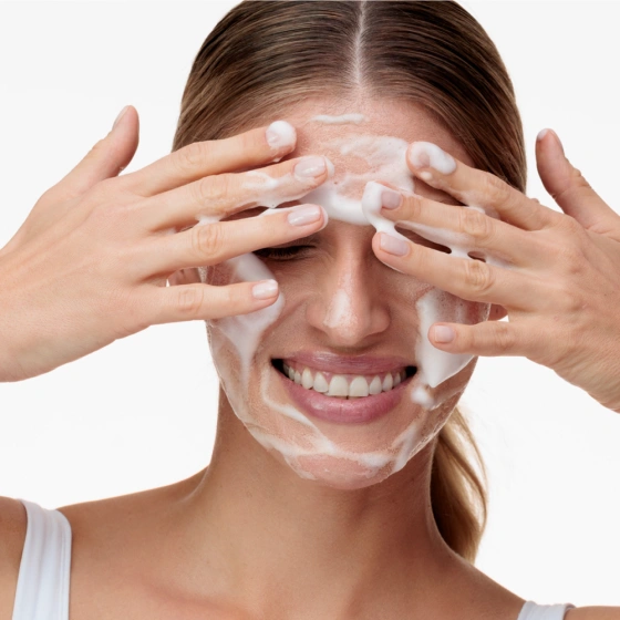 Veoli Botanica Foam Of Comfort Feuchtigkeitsspendender Gesichtsreinigungsschaum 150 ml