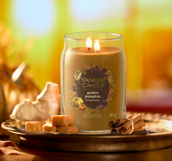 Kliknij na zdjęcie, aby je powiększyć Yankee Candle Signature Große Duftkerze Golden Pumpkin 567 g