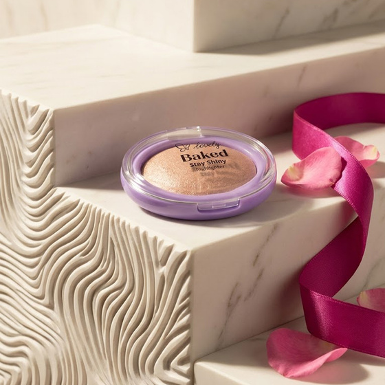 Kliknij na zdjęcie, aby je powiększyć Lovely Baked Stay Shiny – gebackener Highlighter für das Gesicht, 3–4 g