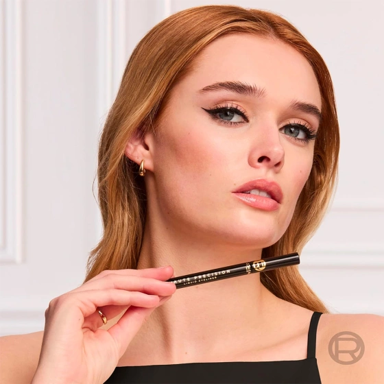 Kliknij na zdjęcie, aby je powiększyć L'Oréal Paris Haute Precision Wasserfester flüssiger Eyeliner im Stift 010 Black Silk / Noir Silk 1 ml