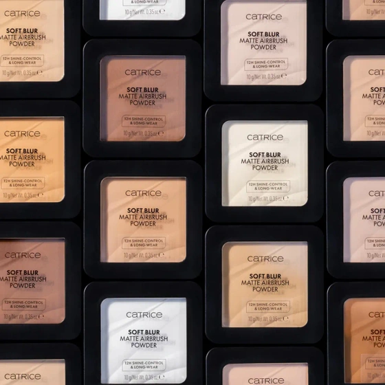 Kliknij na zdjęcie, aby je powiększyć Catrice Soft Blur Matte Airbrush Powder – mattierendes und fixierendes Gesichtspuder 020N 10 g