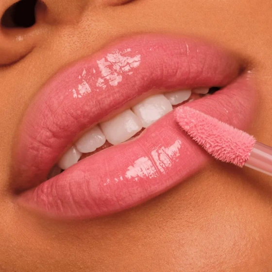 Kliknij na zdjęcie, aby je powiększyć Catrice Lip Gloss Filler Supreme klassischer Lipgloss 020 Fairytale Filter 3,2 ml