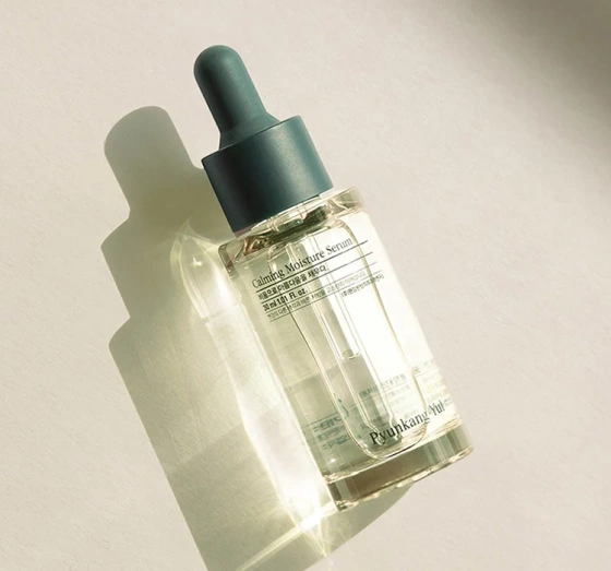 PYUNKANG YUL CALMING FEUCHTIGKEITSSPENDNEND-LINDERNDES GESICHTSSERUM 30ML