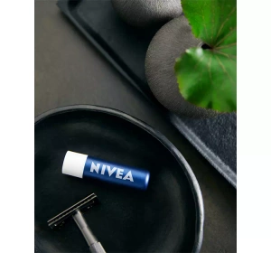NIVEA MEN Pflegender Lippenstift SPF15 Active 4,8 ml