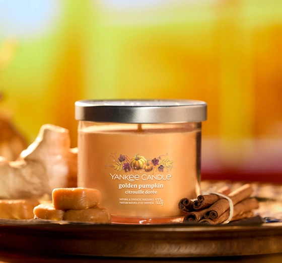 Kliknij na zdjęcie, aby je powiększyć Yankee Candle Signature Tumbler Duftkerze Golden Pumpkin 122 g