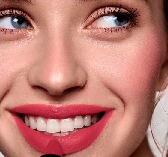 Kliknij na zdjęcie, aby je powiększyć LAMEL SILK COVER SAMTIGER LIPPENSTIFT 406 TOASTY 3,8G