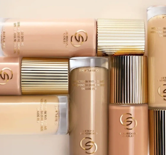 Kliknij na zdjęcie, aby je powiększyć Oriflame Giordani Gold Age Defying SPF12 Foundation mit Serum, Vanilla Neutral, 30 ml