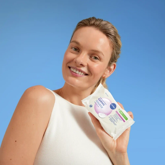 Kliknij na zdjęcie, aby je powiększyć NIVEA Cleansing Wipes Caring Feuchte Abschminktücher für trockene Haut 25 Stück