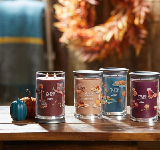 Kliknij na zdjęcie, aby je powiększyć Yankee Candle Signature Tumbler Große Duftkerze Autumn Daydream 567 g