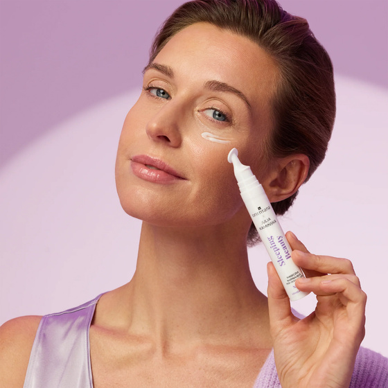 Kliknij na zdjęcie, aby je powiększyć Orientana x Julia Kamińska Longevity Code Sleeping Beauty NAD+ straffende Maske für die Augenpartie und die Lippen 15 ml