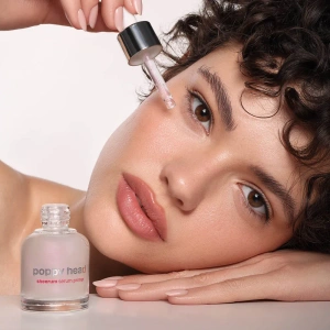 Poppy Head Sheerum Aufhellende Serum-Basis für Make-up 30 ml