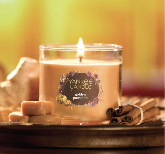 Kliknij na zdjęcie, aby je powiększyć Yankee Candle Signature Mini-Duftkerze Golden Pumpkin 37 g