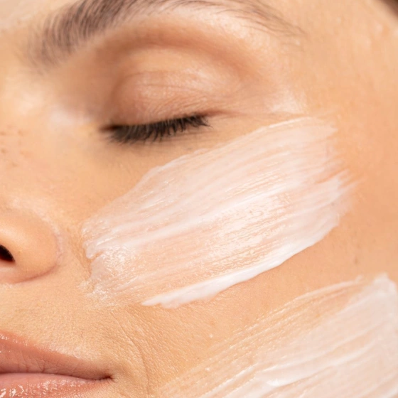 Kliknij na zdjęcie, aby je powiększyć Veoli Botanica Ceramide Shield Feuchtigkeitsspendend-regenerierendes reichhaltiges Gesichtsserum 30 ml