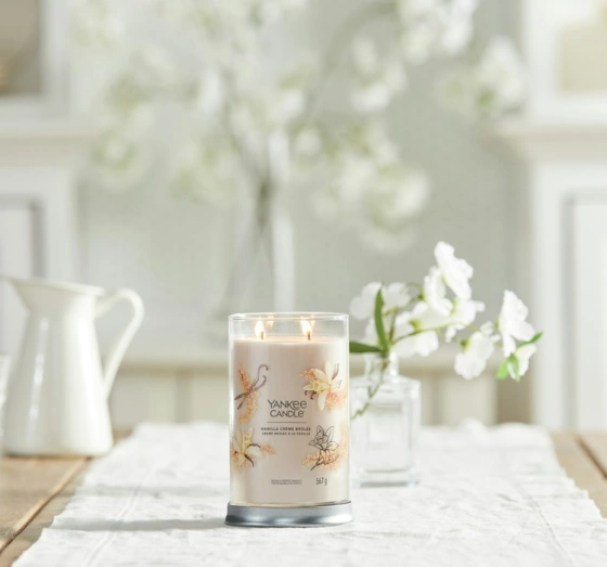 Kliknij na zdjęcie, aby je powiększyć Yankee Candle Signature Tumbler Duftkerze Vanilla Crème Brulee 567 g