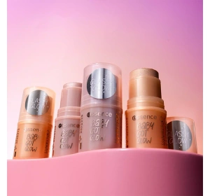 Essence Baby Got Glow Glassy Glow Highlighter-Stick 10 Golden Aura 5,5 g