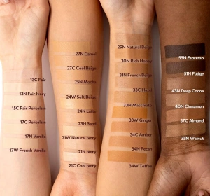 TIRTIR Mask Fit Red Cushion SPF 40 PA++ Langanhaltende Compact Foundation 13N Fair Ivory 18g
