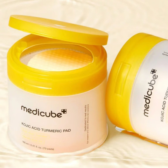 Kliknij na zdjęcie, aby je powiększyć Medicube Kojic Acid Kojic Acid Turmeric Pad – aufhellende Gesichts-Tonisierungspads gegen Hautverfärbungen mit Kojisäure, 70 Stück