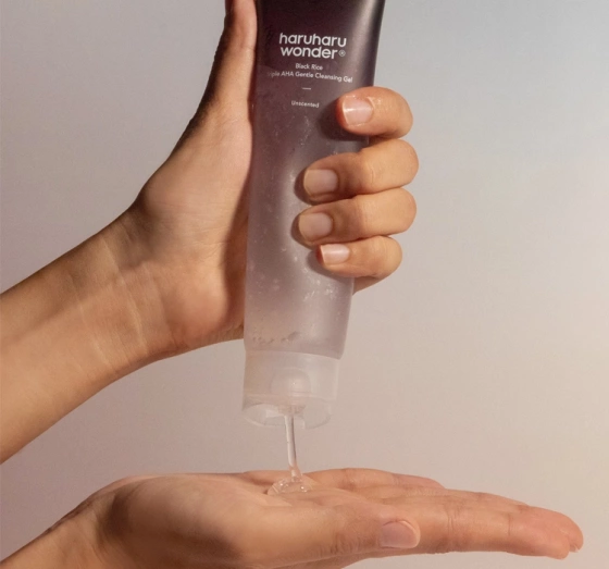 Kliknij na zdjęcie, aby je powiększyć Haruharu Wonder Black Rice Triple AHA Reinigendes Gesichtsgel 100 ml