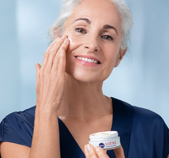 NIVEA VITAL ANTI FALTEN FEUCHTIGKEITSSPENDENDE TAGESCREME FÜR REIFE HAUT 50ML
