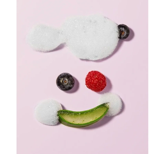 Kliknij na zdjęcie, aby je powiększyć NIVEA KIDS 3 IN 1 SHOWER & SZAMPOO DUSCHGEL UND SHAMPOO BERRY 500ML