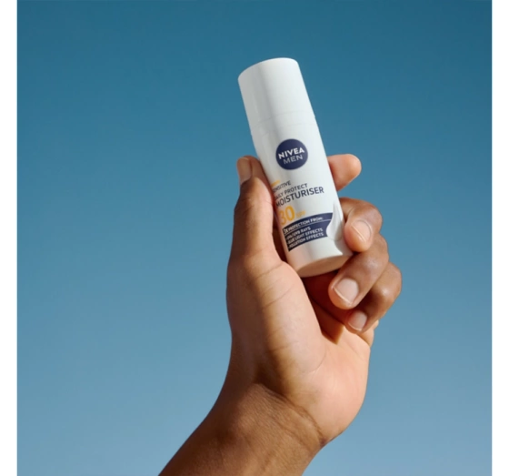 Kliknij na zdjęcie, aby je powiększyć NIVEA MEN Sensitive Schutzcreme SPF30 50ml