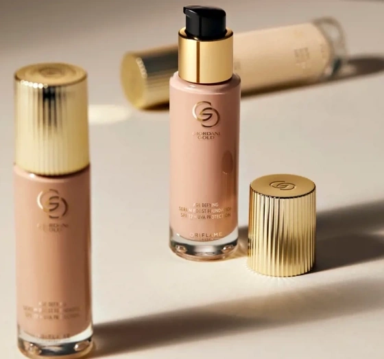 Kliknij na zdjęcie, aby je powiększyć Oriflame Giordani Gold Age Defying SPF12 Foundation mit Serum, Vanilla Neutral, 30 ml