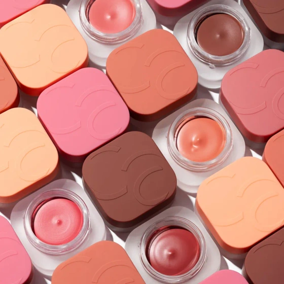 Kliknij na zdjęcie, aby je powiększyć Catrice Velvet Pudding Blurring Blush – cremiges Rouge 020 Peach Pudding 5 g