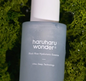 Haruharu Wonder Black Rice Hyaluronic Essence Feuchtigkeitsspendende Gesichts-Essenz 50 ml 