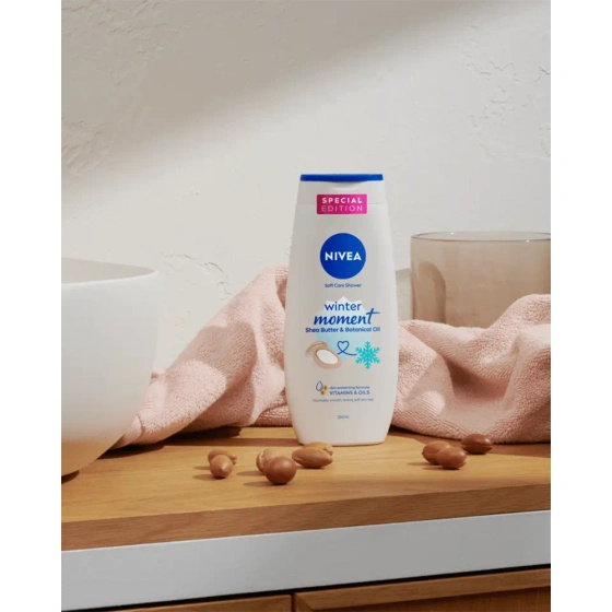 Kliknij na zdjęcie, aby je powiększyć NIVEA Winter Moment Shea Butter&Botanical Oil Cremiges Duschgel 250 ml