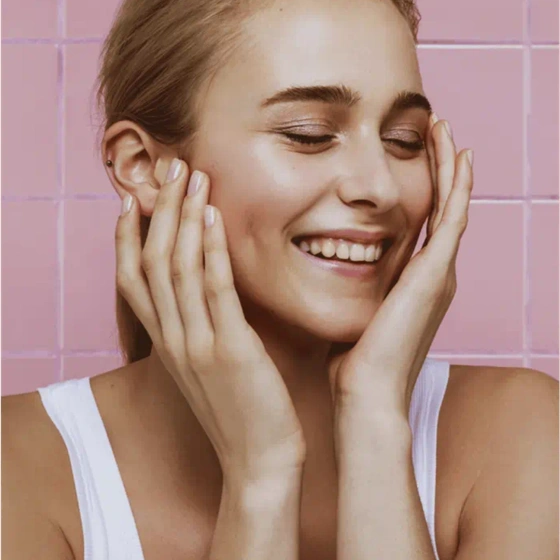 NIVEA CARING REINIGUNGSMILCH MIT MANDELÖL FÜR TROCKENE UND EMPFINDLICHE HAUT 200ML