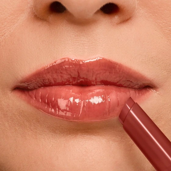 Kliknij na zdjęcie, aby je powiększyć Bourjois Butter Tint Lippenbalsam mit färbendem Tint 05 Caramel Flambe 2 g