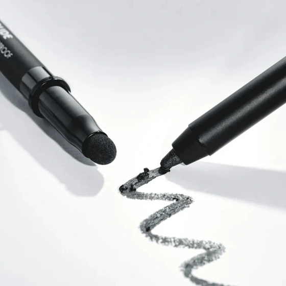 Kliknij na zdjęcie, aby je powiększyć Catrice Jewel Glide wasserfester Kajalstift 010 Black Diamond 1,5 g