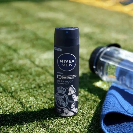 Kliknij na zdjęcie, aby je powiększyć NIVEA MEN Deep Darkwood Limited Edition Real Madrid Antitranspirant Spray 150 ml