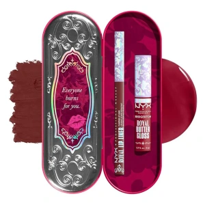 NYX Professional Makeup Bridgerton Royal Treasures Lip Kit 05 Lippen-Make-up-Set Royal Butter Gloss Cherry Courtship 8 ml + Royal Lip Liner Berry of the Ball 0,33 g