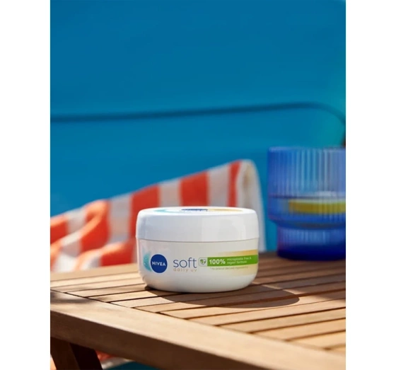 NIVEA Soft Daily UV SPF15  intensiv feuchtigkeitsspendende Creme 100ml